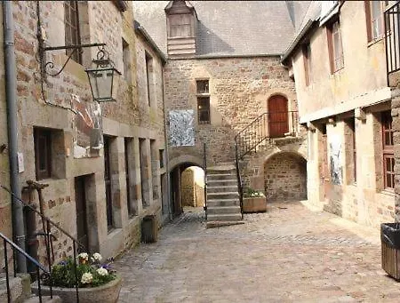 La Cour Des Trois Rois 2 * Villedieu-les-Poêles